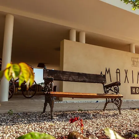 Maximilian Otel Bardolino